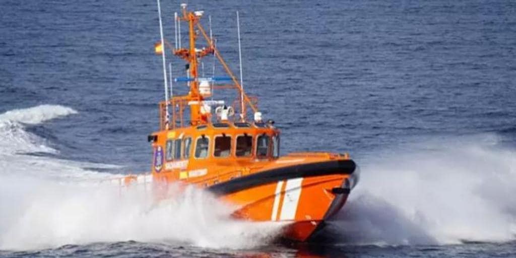 Ein Passagierschiff, das die Strecke Valencia-Palma zurücklegte und auf die es nach einem Brand im Maschinenraum umgeleitet wurde